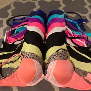 12 Victoria secret bras 11 regular, 1 strapless
